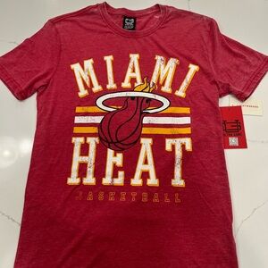 Lucky Brand NBA Miami Heat Shirt Mens Red Casual Basketball 90s Size Small S